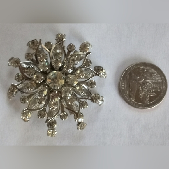 Vintage Layered Domed Crystal Rhinestone Brooch/Pin - Picture 5 of 9